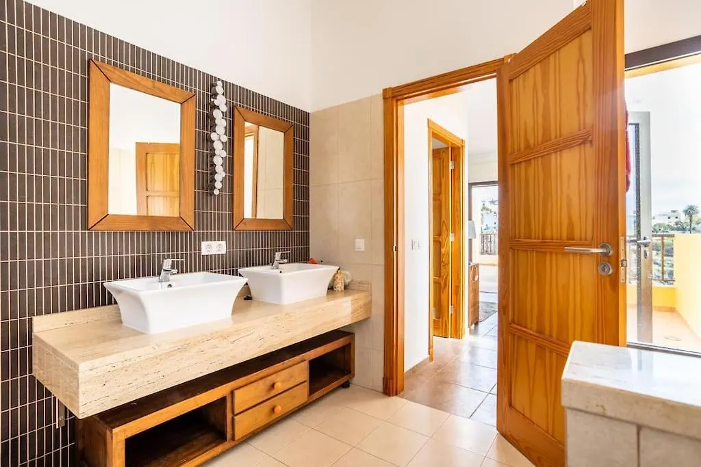 Villa De La Huerta Con Piscina Privada Y Barbacoa Guimar